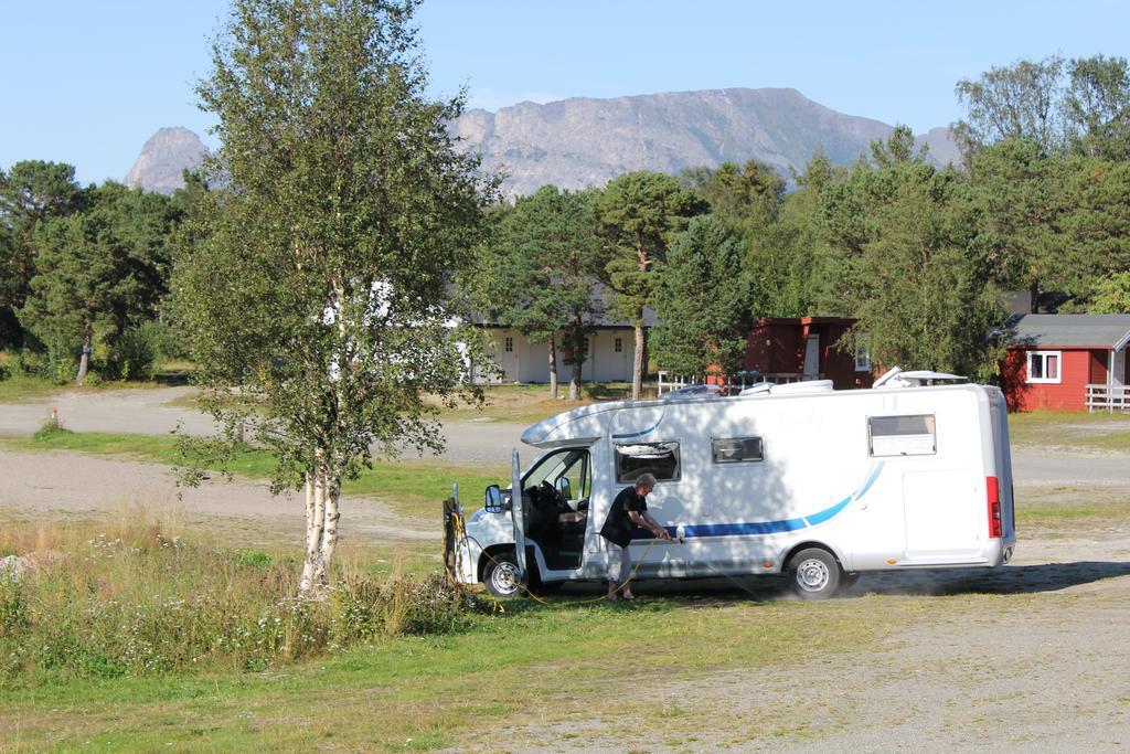 Ulvsvag Gjestgiveri Og Fjordcamping As 外观 照片